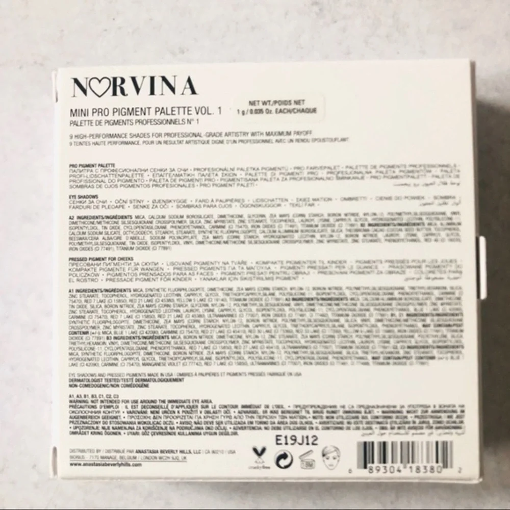 Anastasia Norvina MiniPro Pigment Palette Volume 1 Vibrant Eyeshadow Palette
